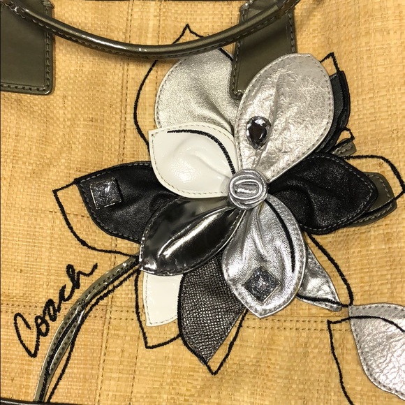 ❌SOLD ❌Coach Hampton Anniversary Floral Straw - Picture 5 of 8